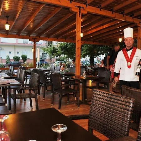 Estelle Hotel 2*